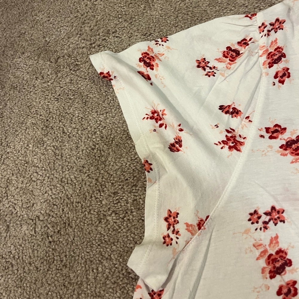 Lucky Brand Flutter Sleeve Top - Picture 4 of 7